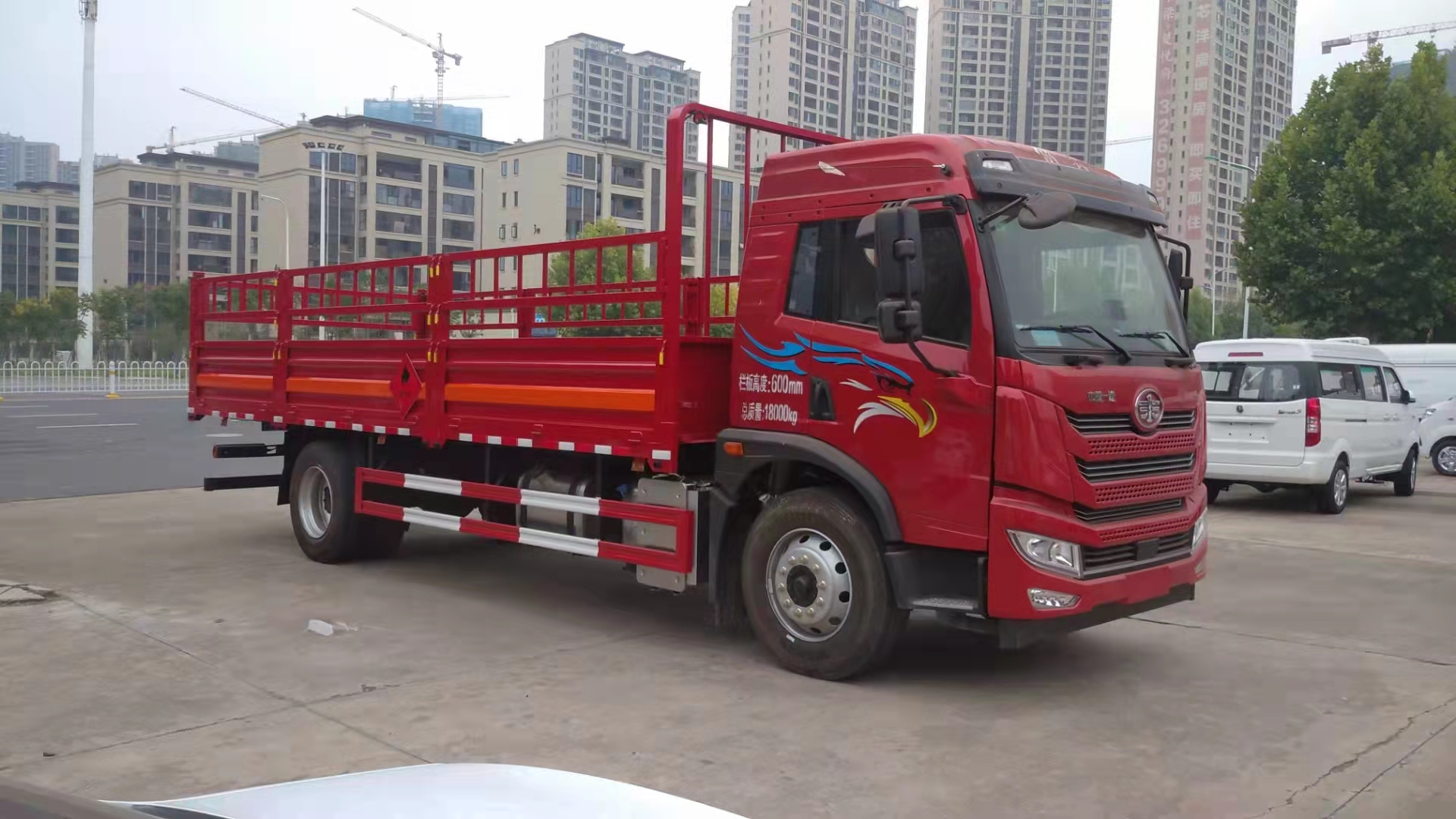解放龍V國六6米8(額載10.3噸)氣瓶運輸車